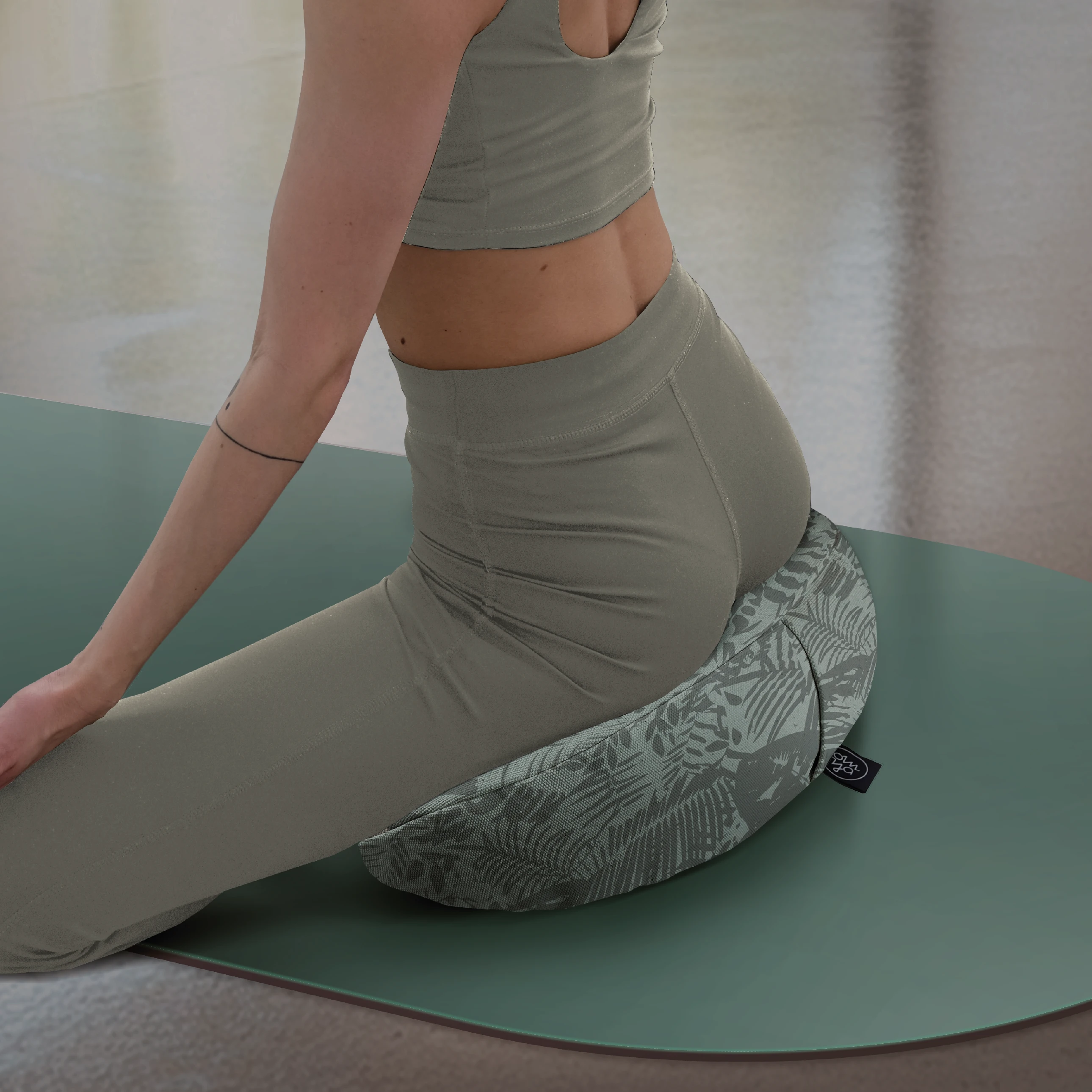 Design Yoga Halbmond Kissen - Green Botanic