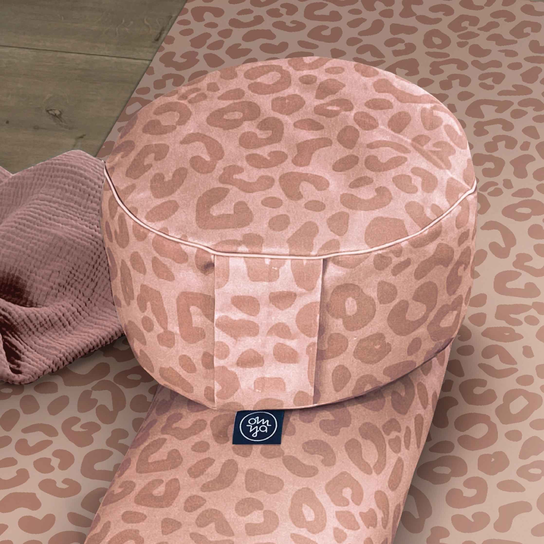 Design yoga cushion - Blush Leo