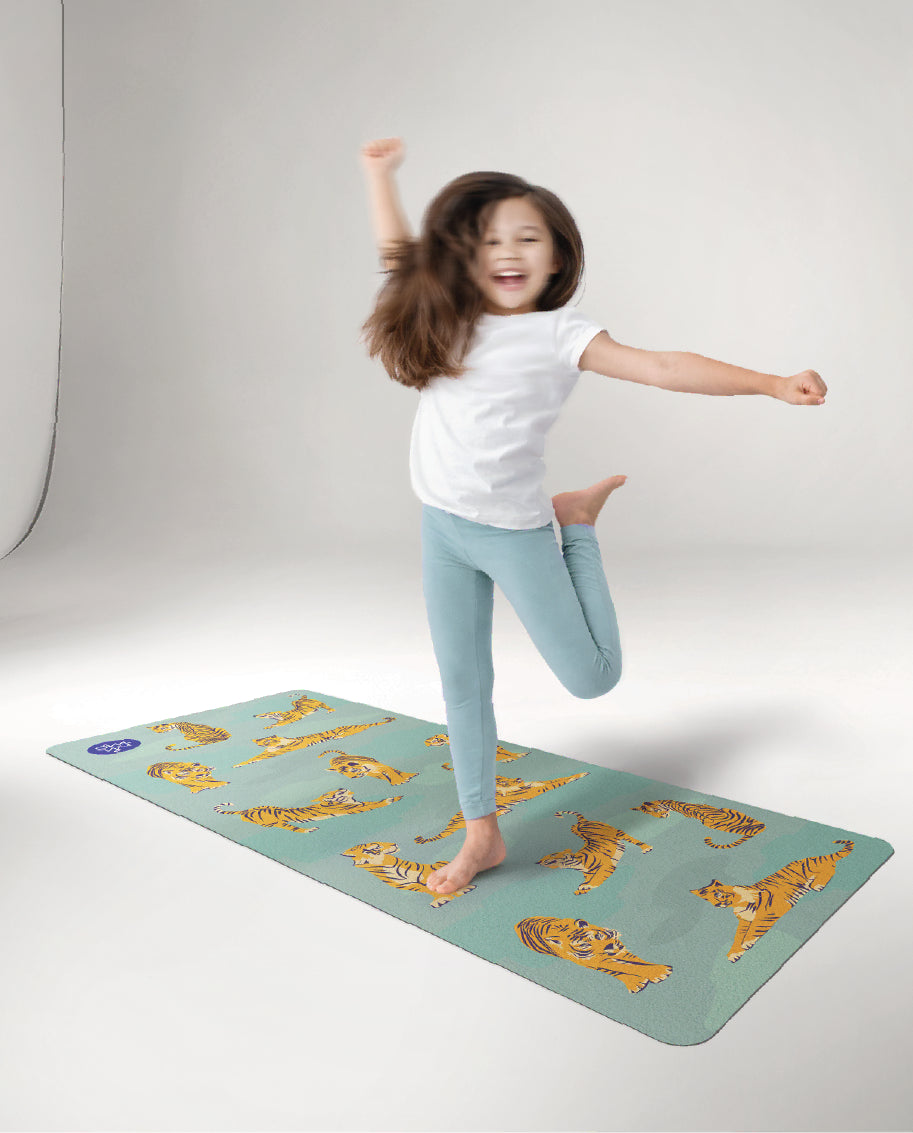 Children's yoga mat - Moving Tiger