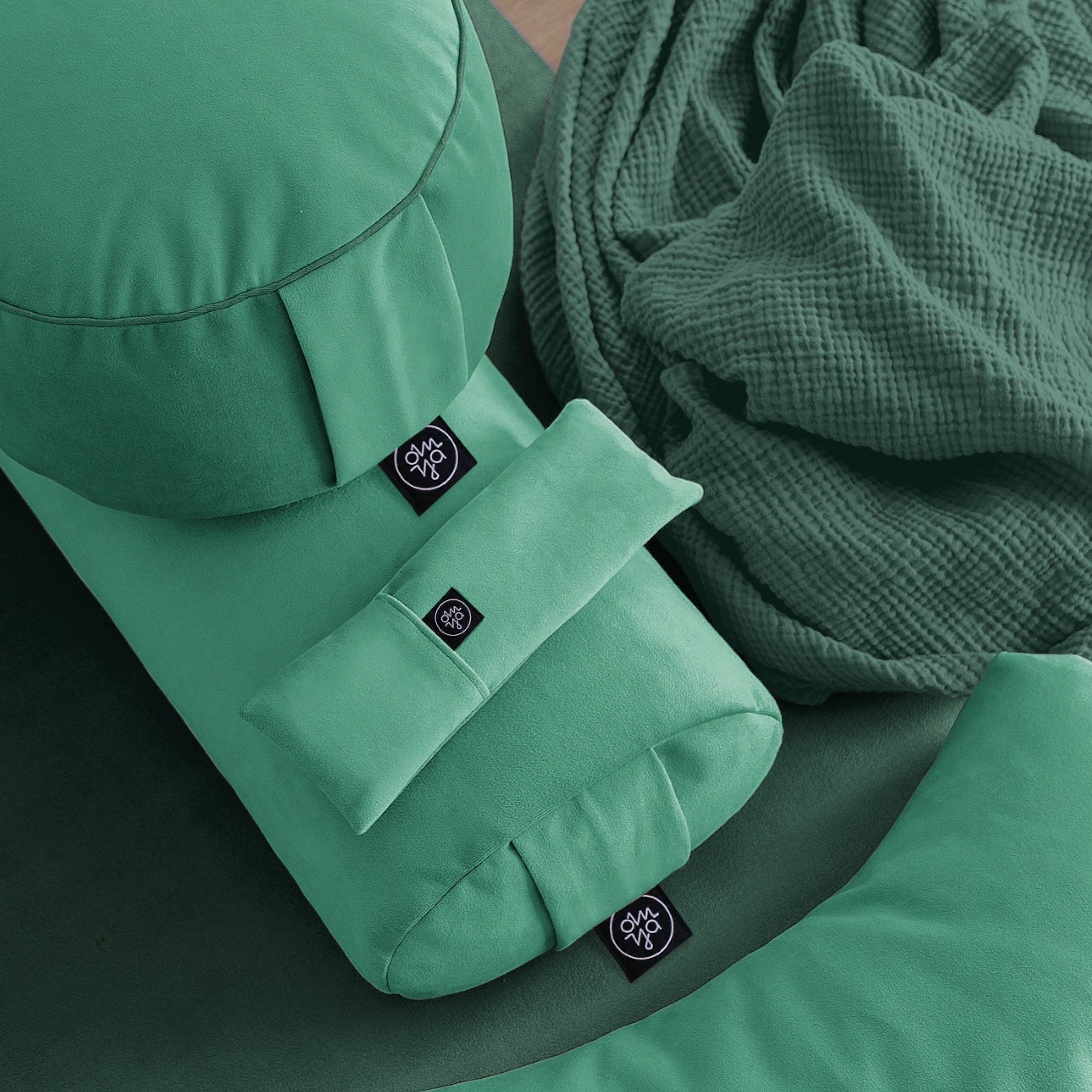 Design Yoga Bolster - Velvet Mint